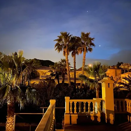 Holiday home Amarilla 4 Bed 3 Bath Private Pool *