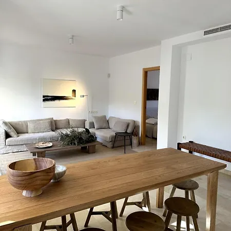 Amarilla 4 Bed 3 Bath Private Pool