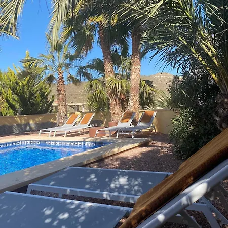 بيت للعطل Amarilla 4 Bed 3 Bath Private Pool إل كامبيلو