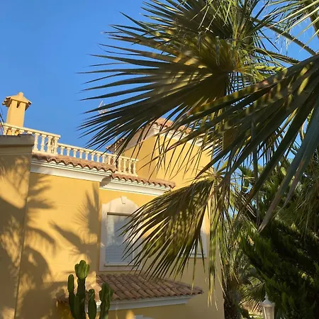 بيت للعطل Amarilla 4 Bed 3 Bath Private Pool