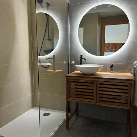Amarilla 4 Bed 3 Bath Private Pool بيت للعطل *